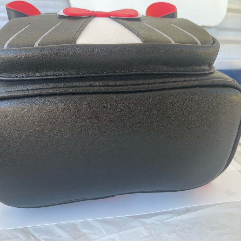 Loungefly Disney Vampire Winnie the Pooh Mini Backpack w/manufacturer flaw - Picture 11 of 13
